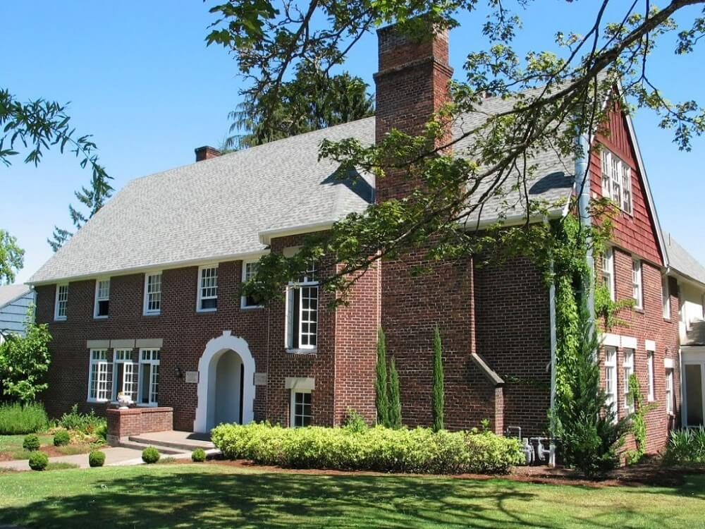 Gutenberg College buildings